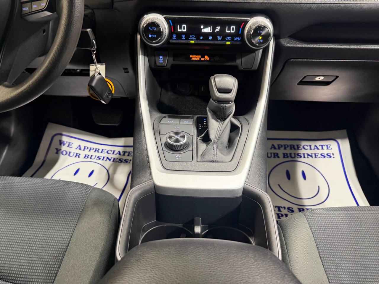 Toyota RAV4 Hybrid LE AWD (Natl) 2022