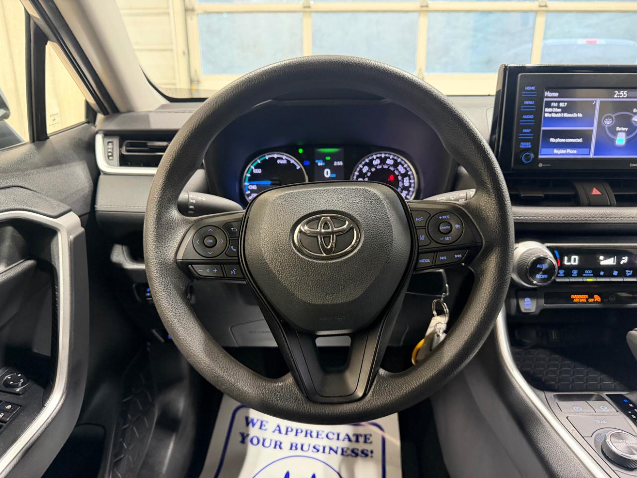 Toyota RAV4 Hybrid LE AWD (Natl) 2022