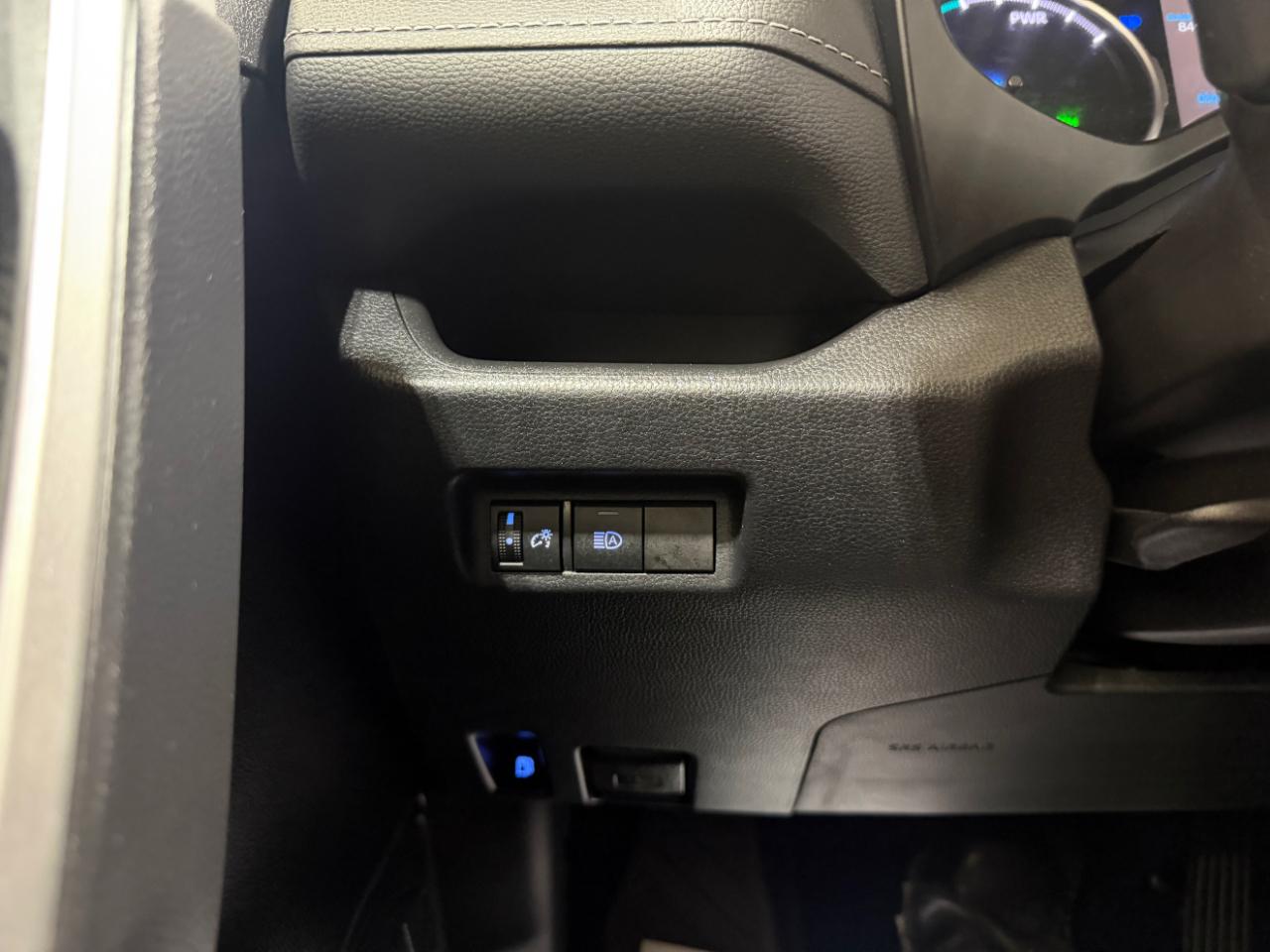 Toyota RAV4 Hybrid LE AWD (Natl) 2022