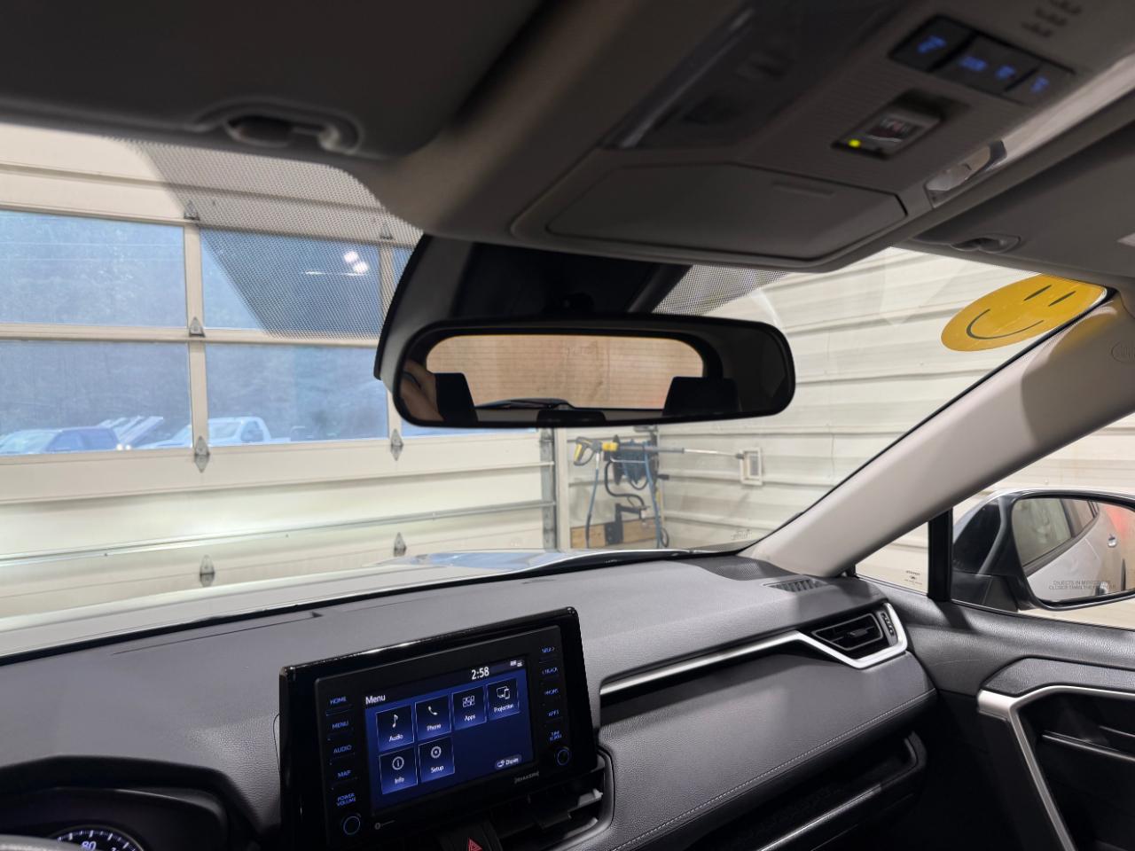Toyota RAV4 Hybrid LE AWD (Natl) 2022