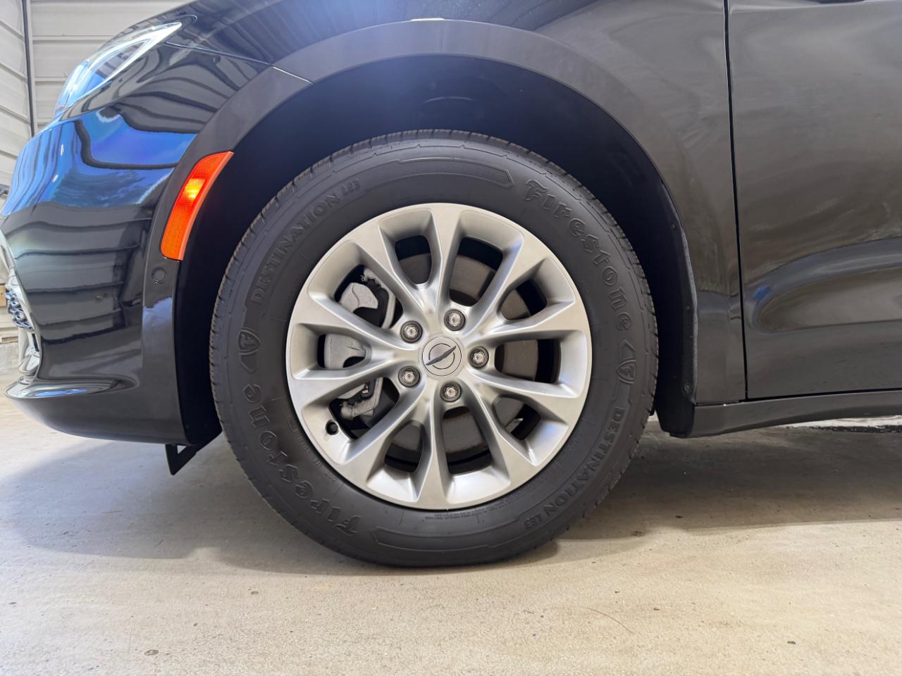 Chrysler Pacifica Touring L AWD 2024