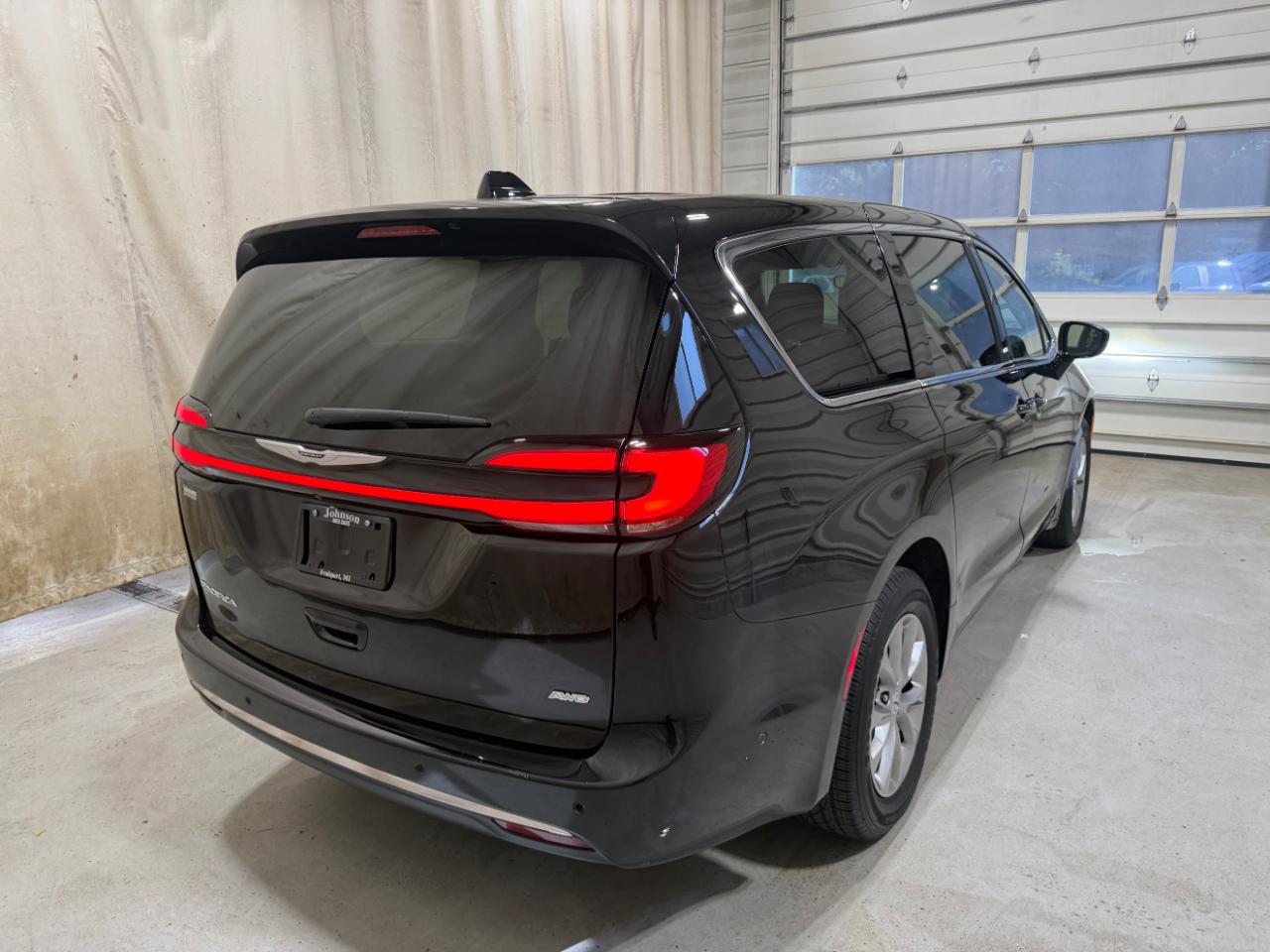 Chrysler Pacifica Touring L AWD 2024