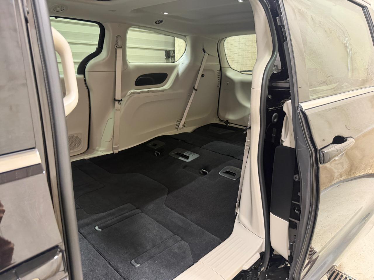 Chrysler Pacifica Touring L AWD 2024
