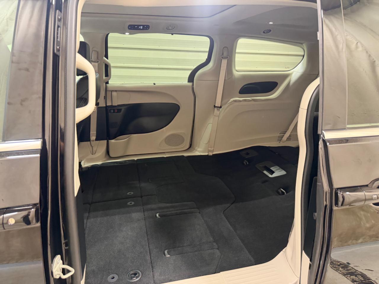 Chrysler Pacifica Touring L AWD 2024