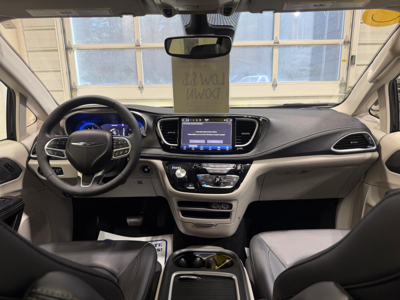 Chrysler Pacifica Touring L AWD 2024