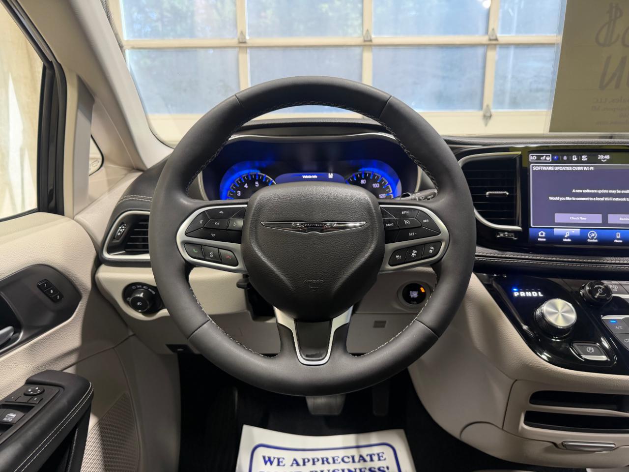 Chrysler Pacifica Touring L AWD 2024