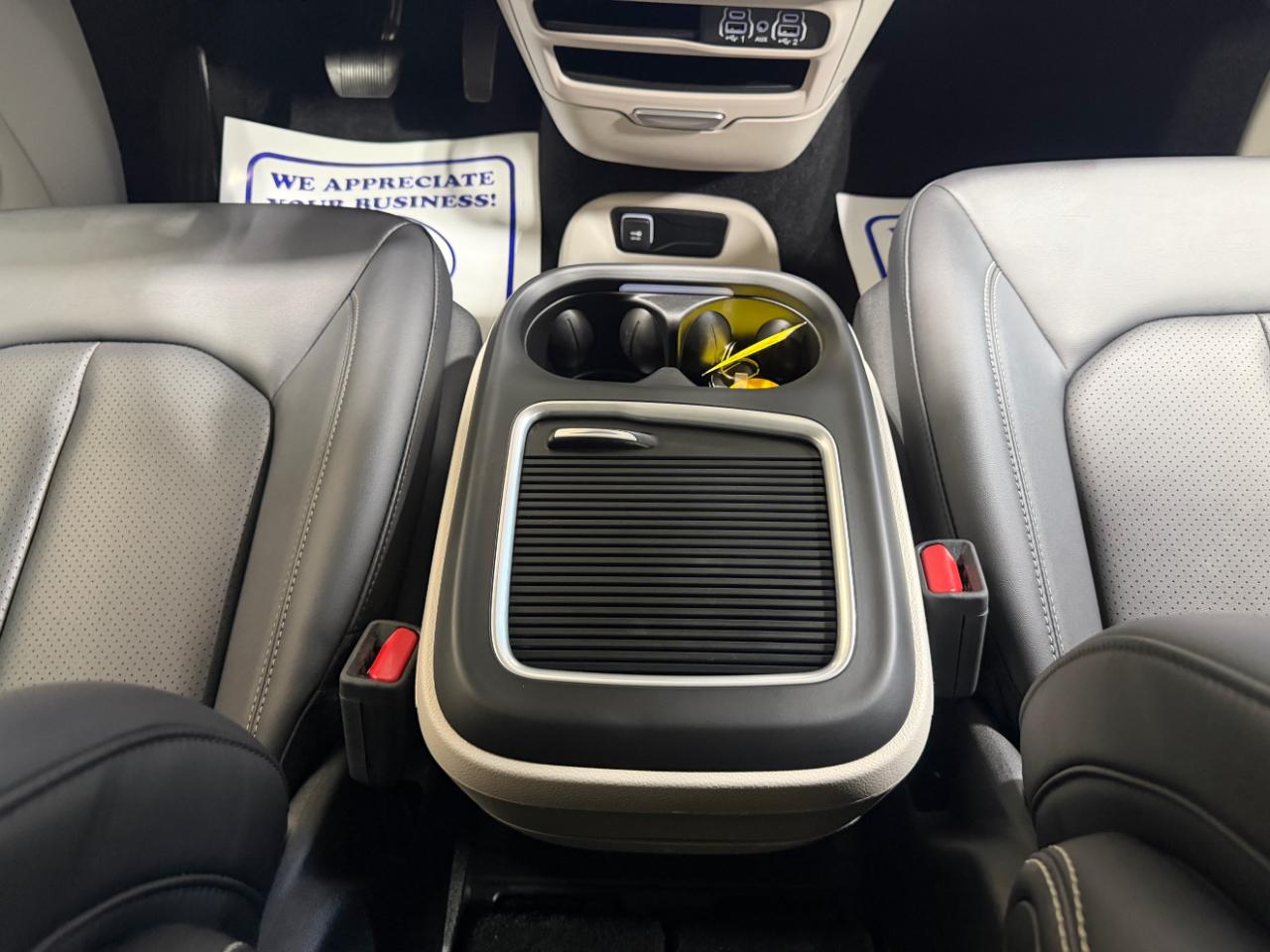 Chrysler Pacifica Touring L AWD 2024
