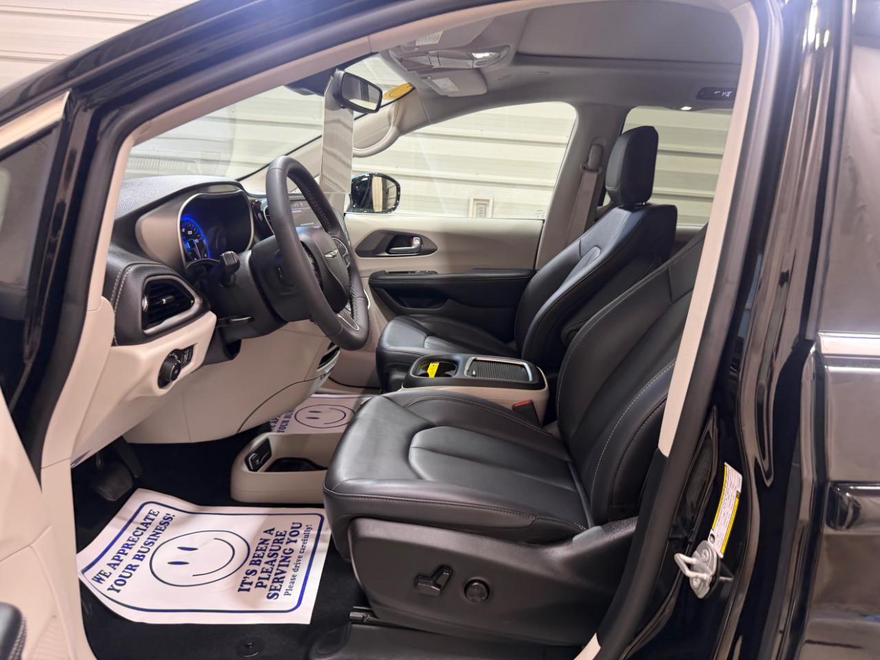 Chrysler Pacifica Touring L AWD 2024