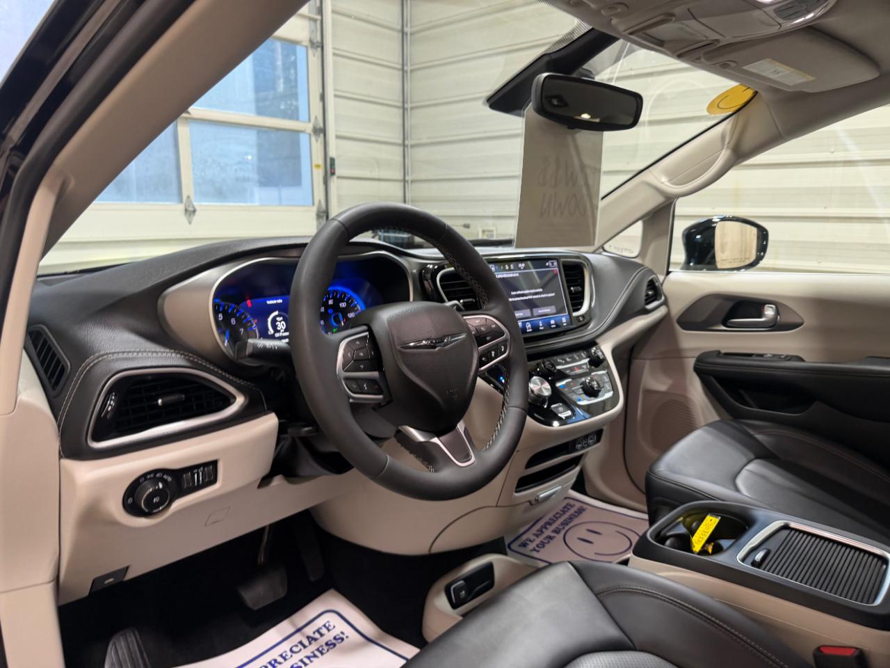 Chrysler Pacifica Touring L AWD 2024