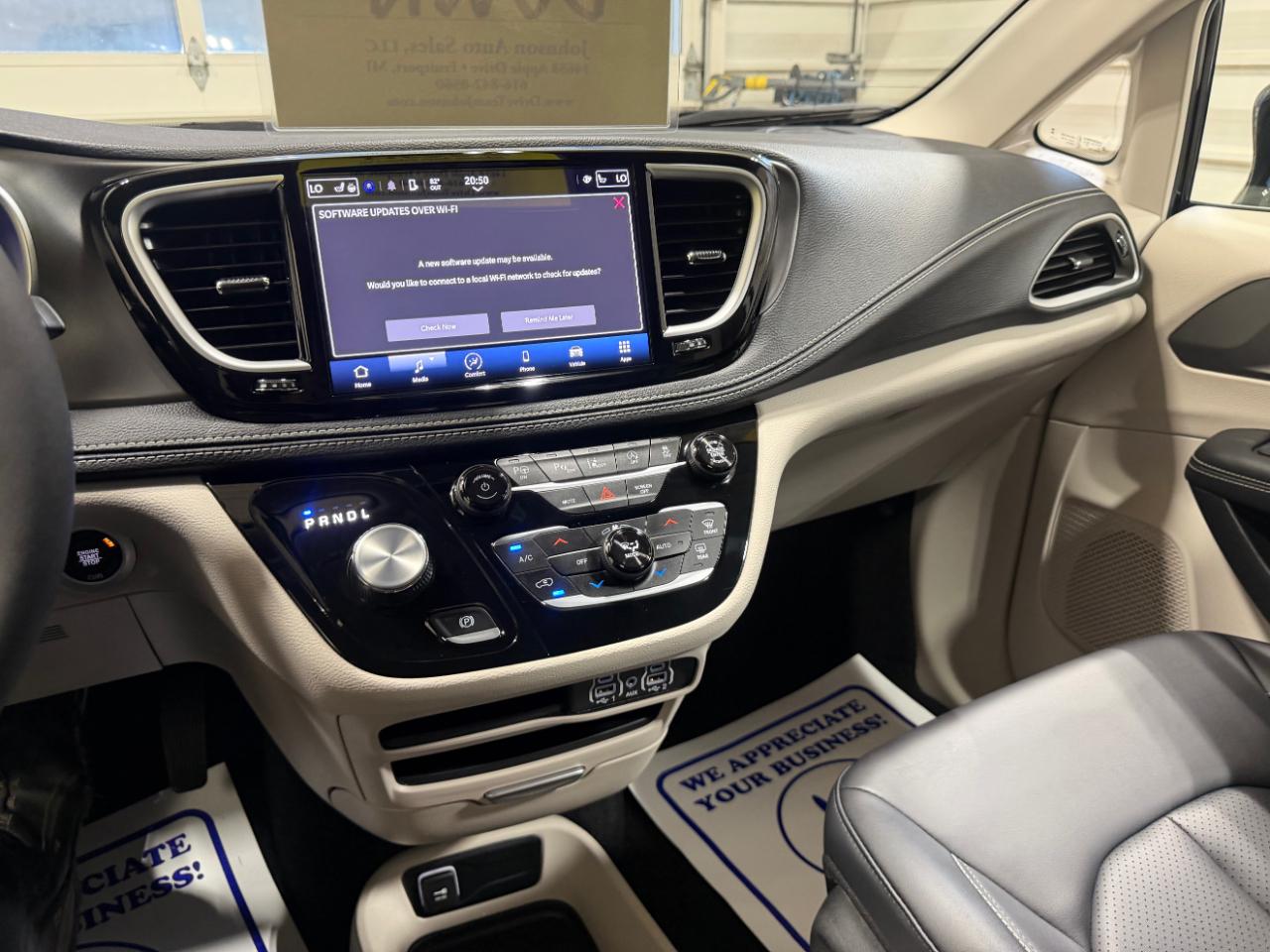 Chrysler Pacifica Touring L AWD 2024