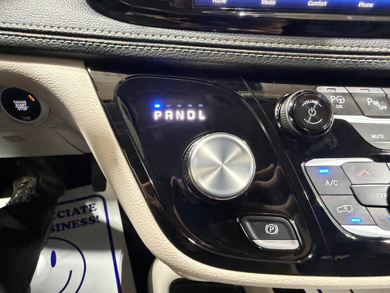 Chrysler Pacifica Touring L AWD 2024