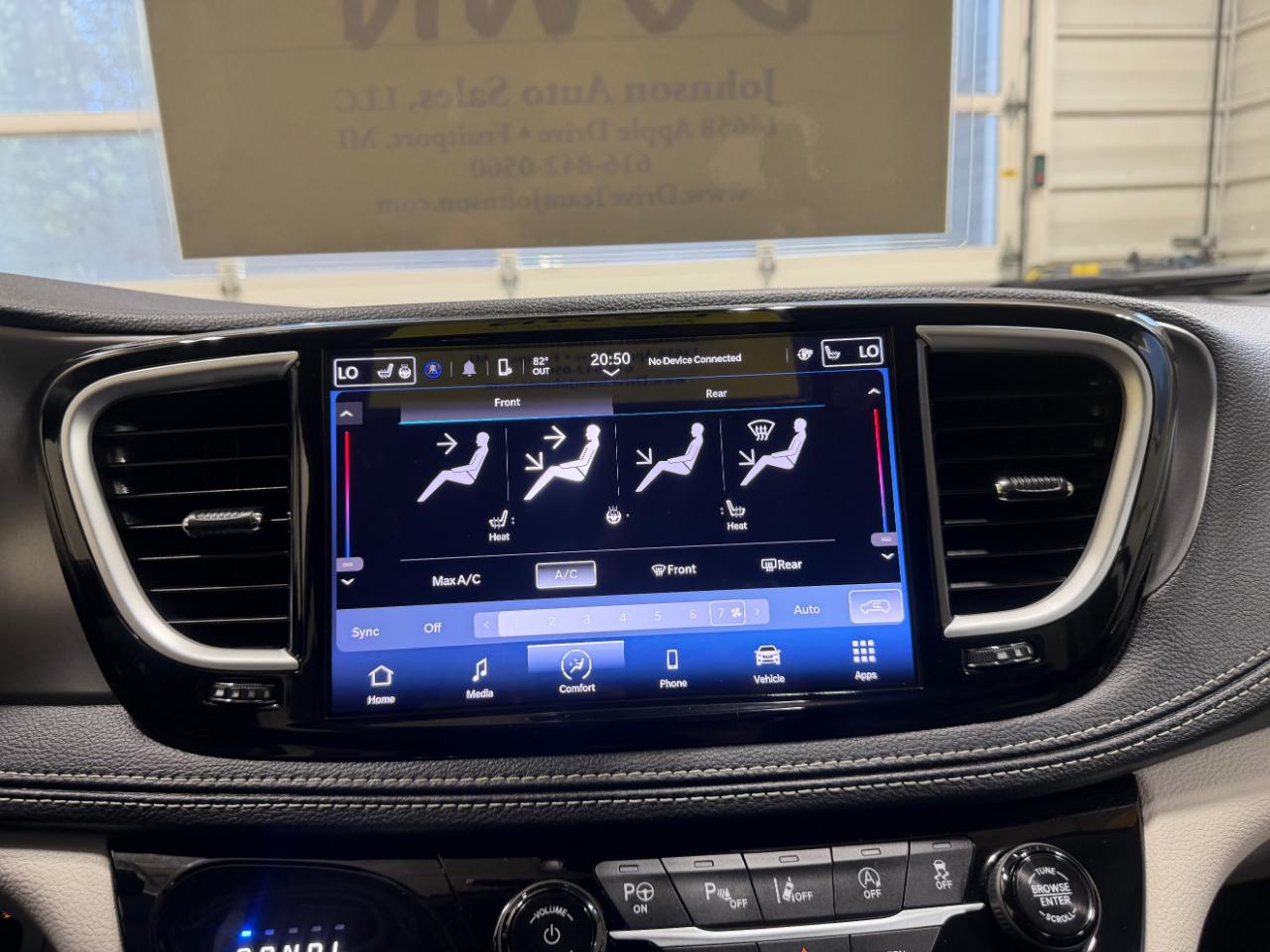 Chrysler Pacifica Touring L AWD 2024