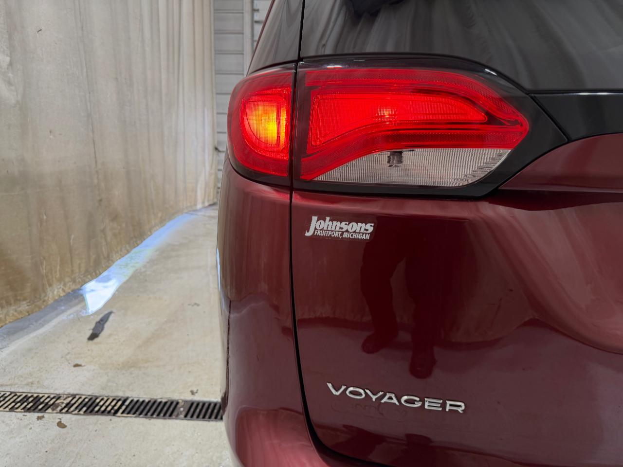 Chrysler Voyager LX FWD 2020