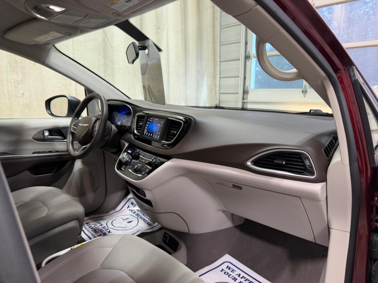 Chrysler Voyager LX FWD 2020