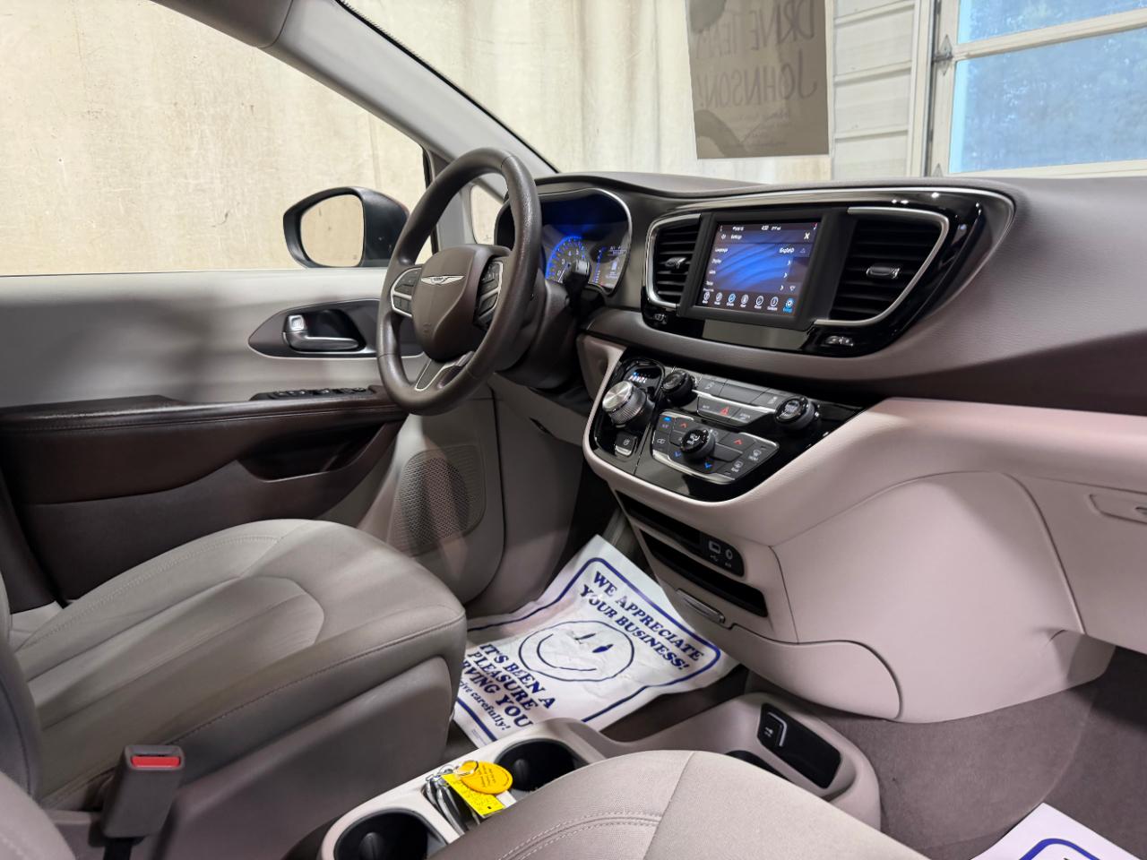 Chrysler Voyager LX FWD 2020