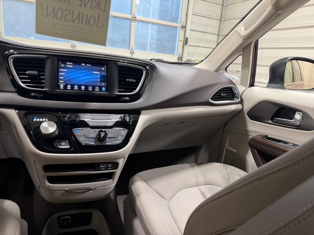 Chrysler Voyager LX FWD 2020
