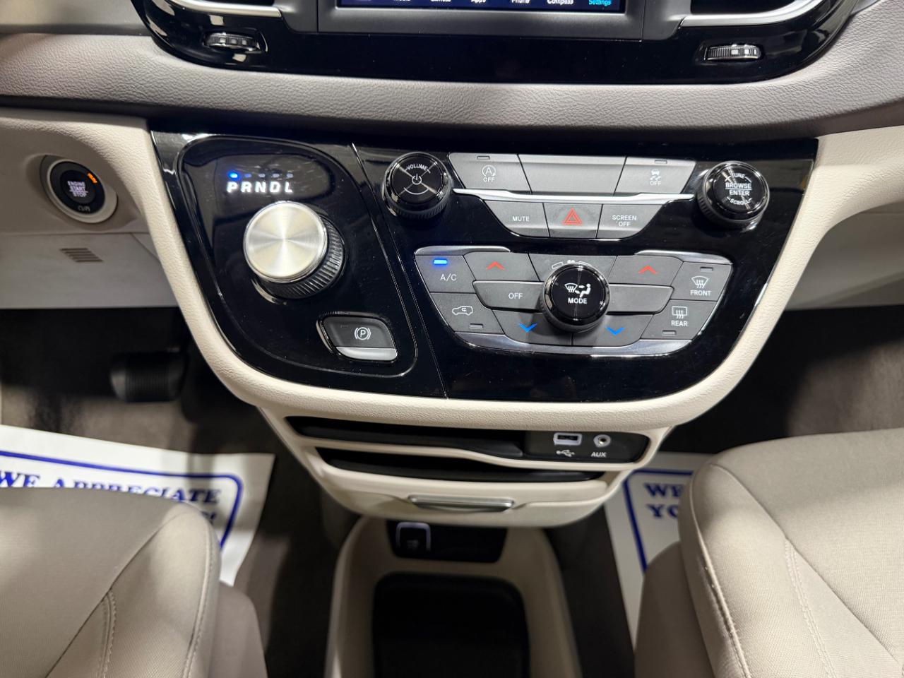 Chrysler Voyager LX FWD 2020