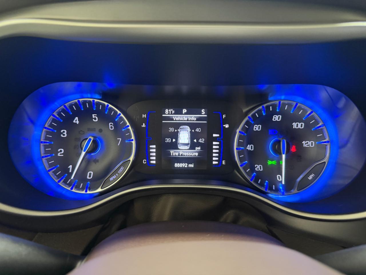 Chrysler Voyager LX FWD 2020