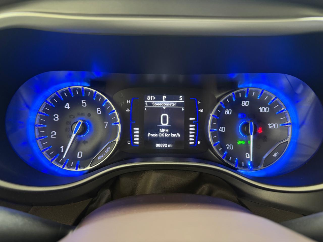 Chrysler Voyager LX FWD 2020