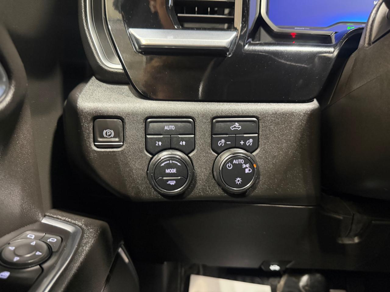 Chevrolet Silverado 1500 4WD Crew Cab 147" LT w/2FL 2023