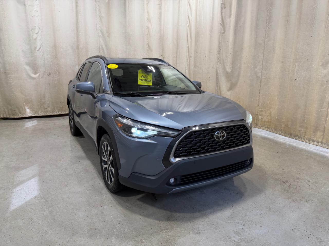 Toyota Corolla Cross XLE 4WD (Natl) 2022