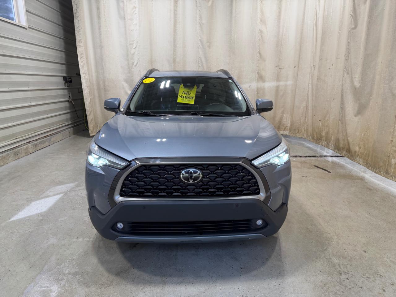 Toyota Corolla Cross XLE 4WD (Natl) 2022