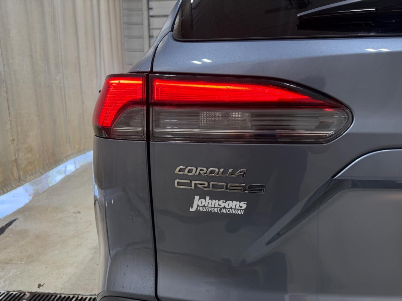Toyota Corolla Cross XLE 4WD (Natl) 2022
