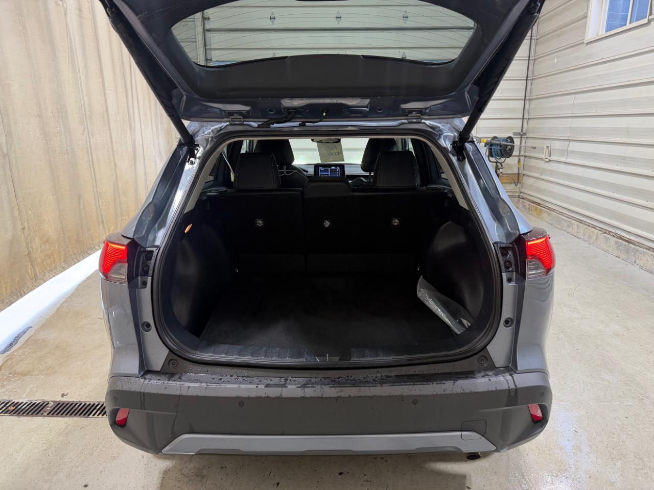 Toyota Corolla Cross XLE 4WD (Natl) 2022
