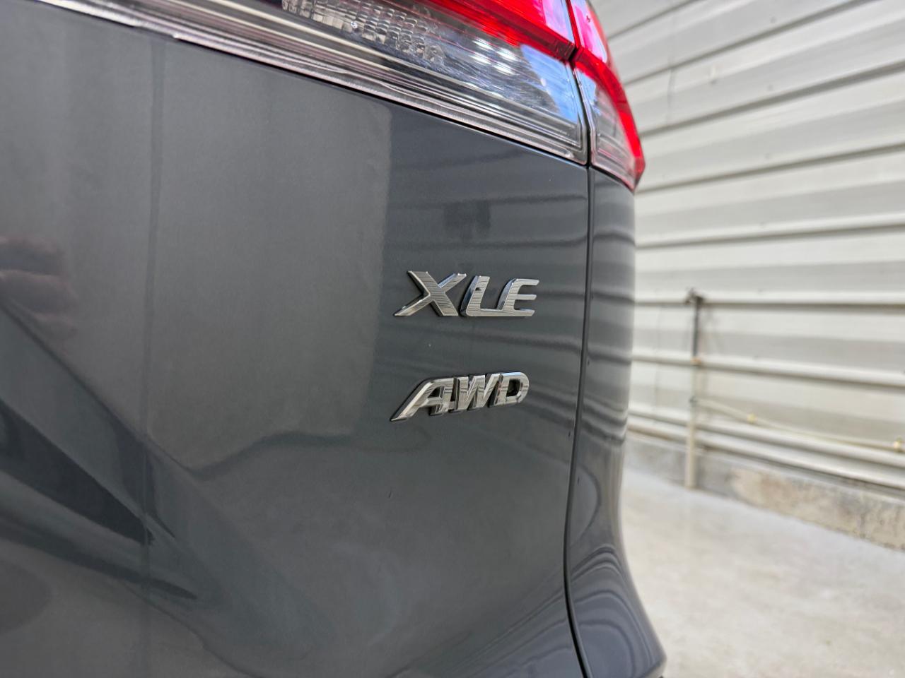 Toyota Corolla Cross XLE 4WD (Natl) 2022