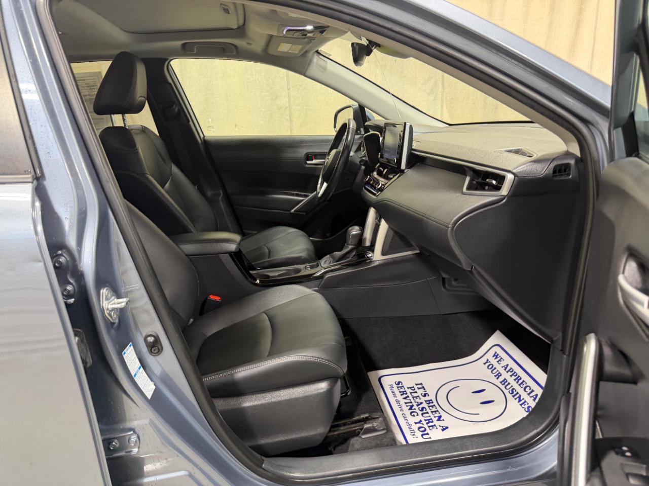 Toyota Corolla Cross XLE 4WD (Natl) 2022