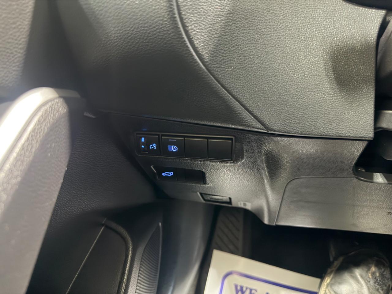 Toyota Corolla Cross XLE 4WD (Natl) 2022