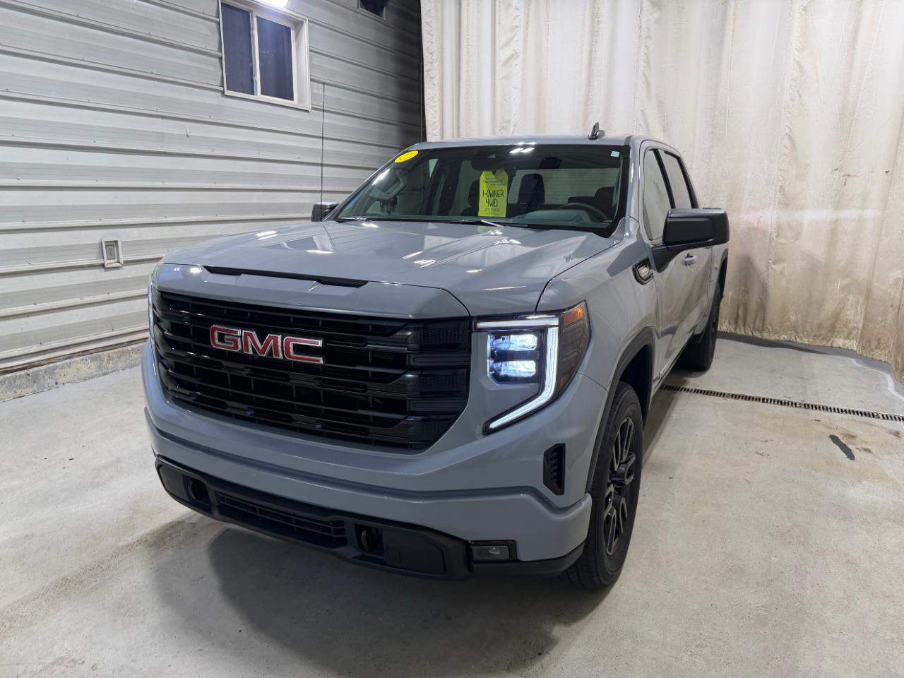 GMC Sierra 1500 4WD Crew Cab 147" Elevation w/3VL 2024