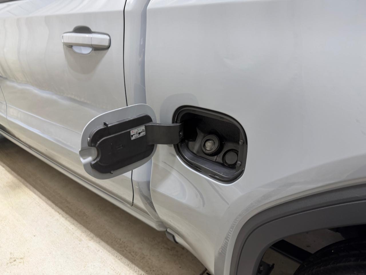 GMC Sierra 1500 4WD Crew Cab 147" Elevation w/3VL 2024