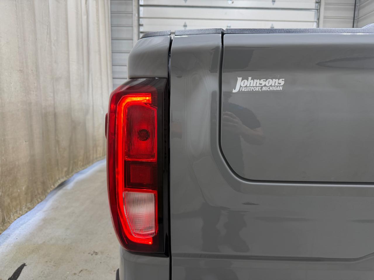 GMC Sierra 1500 4WD Crew Cab 147" Elevation w/3VL 2024