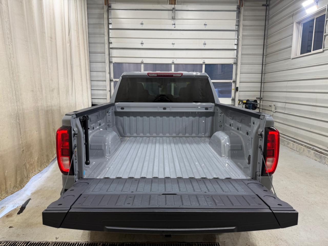 GMC Sierra 1500 4WD Crew Cab 147" Elevation w/3VL 2024