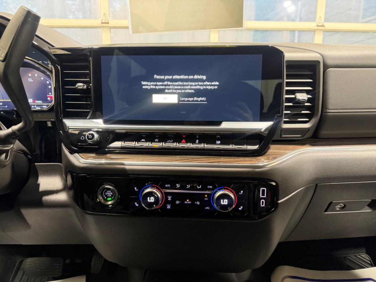 GMC Sierra 1500 4WD Crew Cab 147" Elevation w/3VL 2024