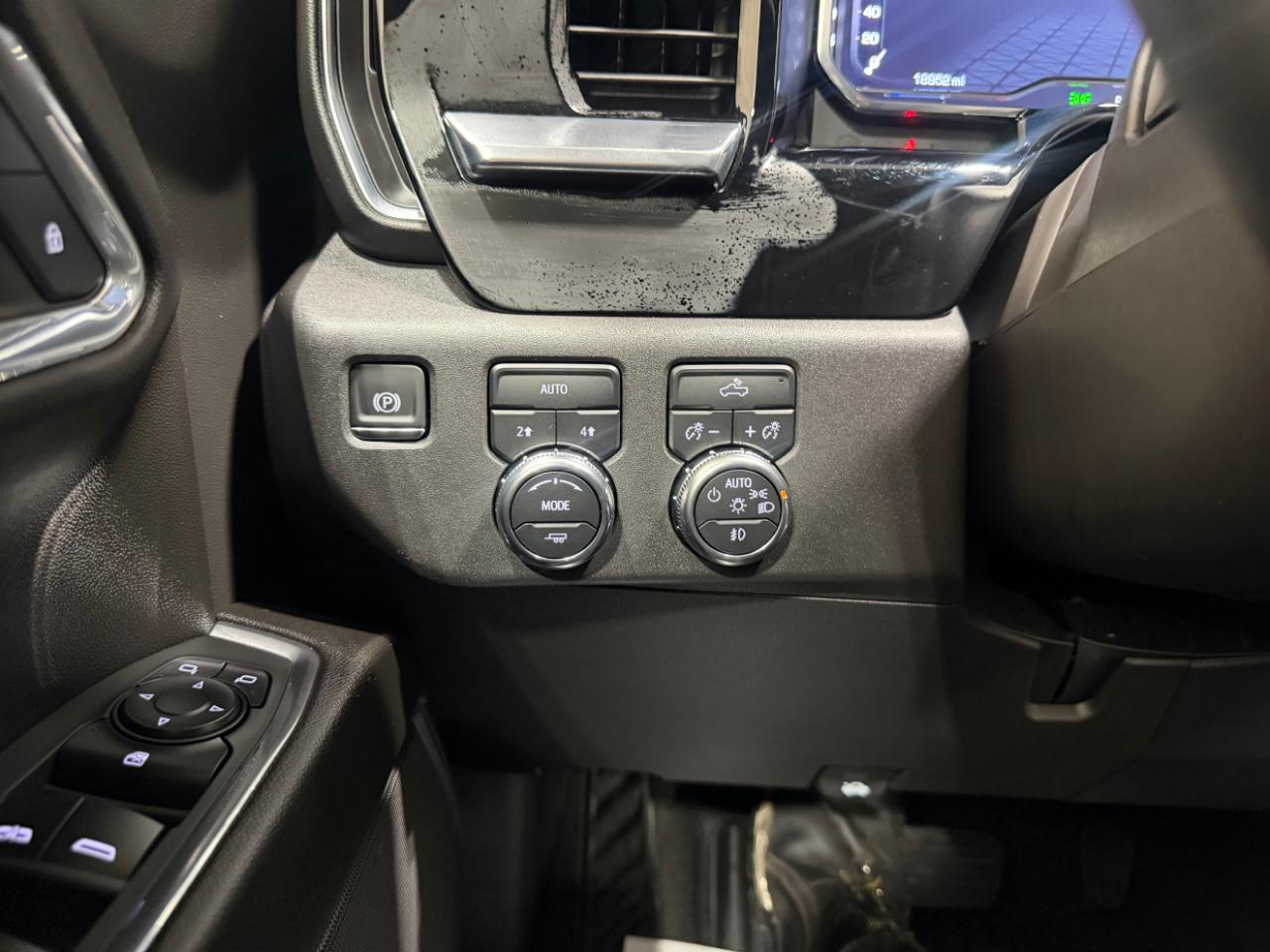 GMC Sierra 1500 4WD Crew Cab 147" Elevation w/3VL 2024