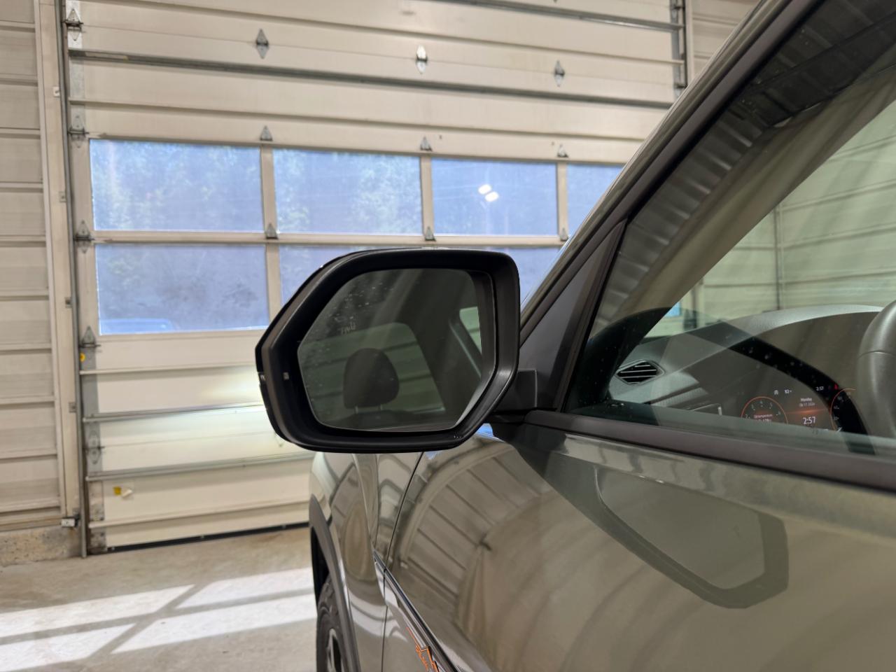 Volkswagen Atlas 2.0T Peak Edition SEL 4MOTION 2024