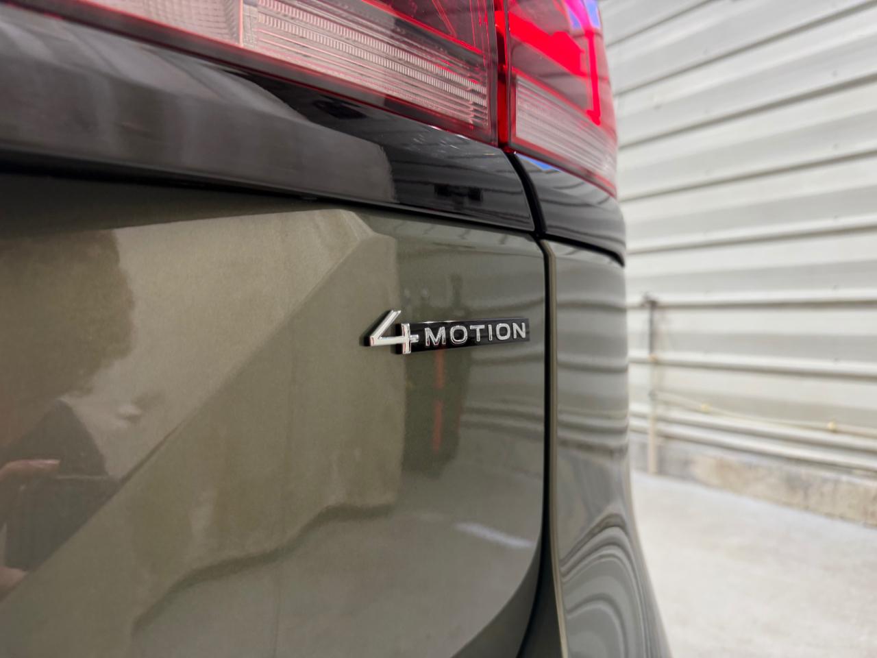 Volkswagen Atlas 2.0T Peak Edition SEL 4MOTION 2024