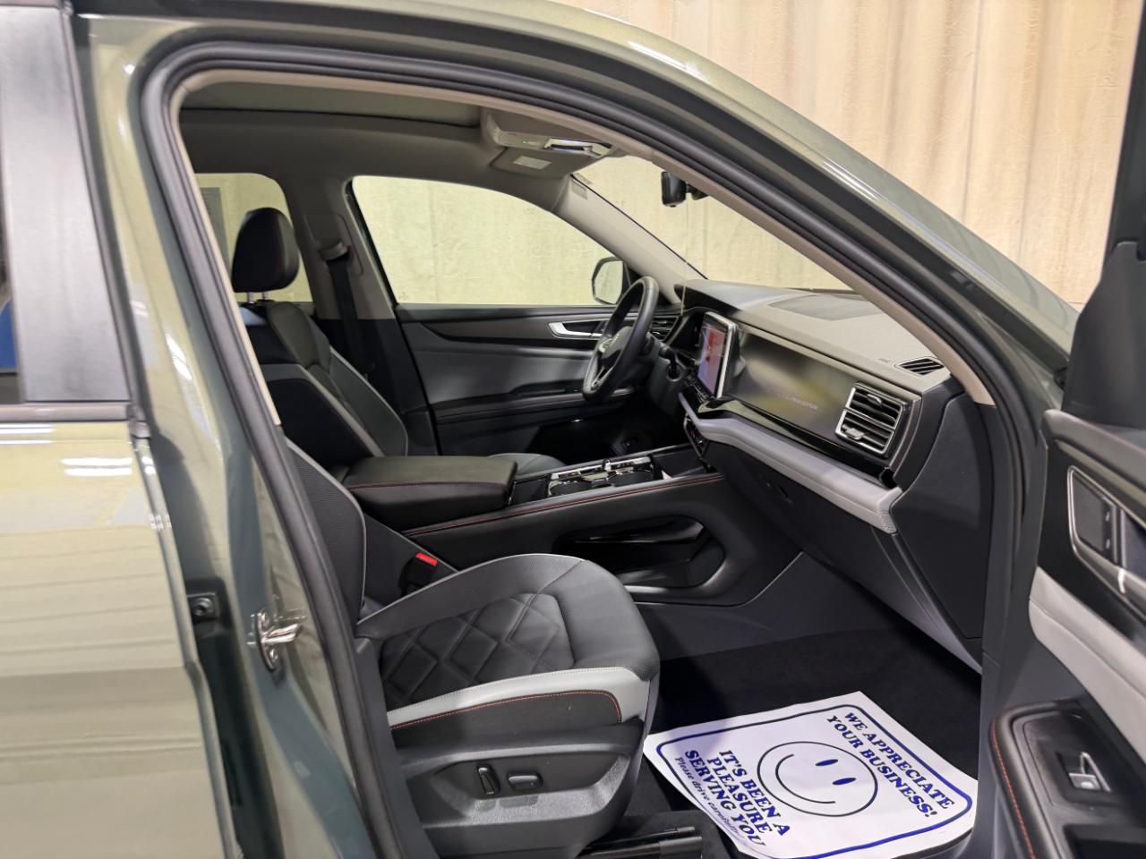 Volkswagen Atlas 2.0T Peak Edition SEL 4MOTION 2024