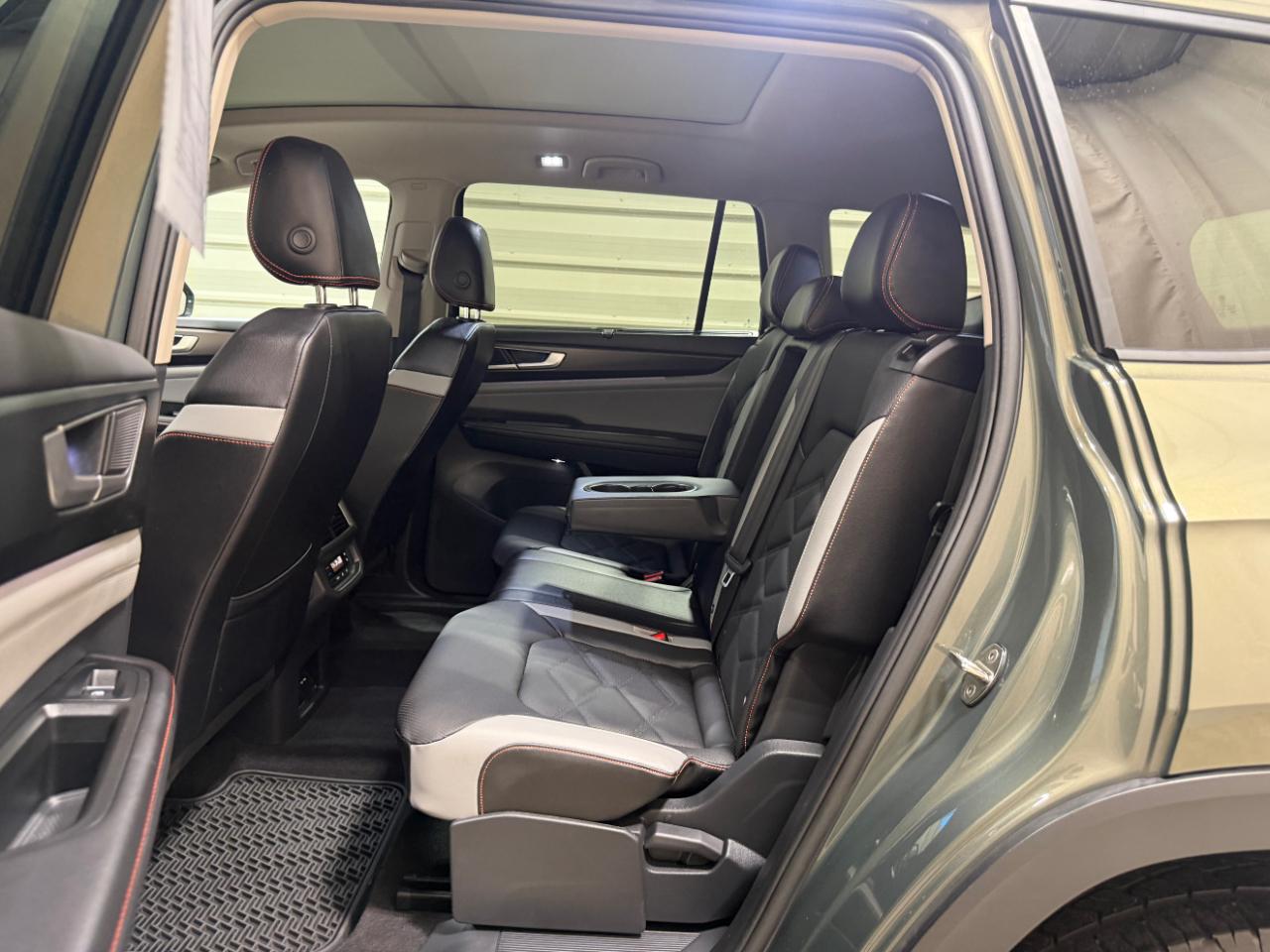 Volkswagen Atlas 2.0T Peak Edition SEL 4MOTION 2024