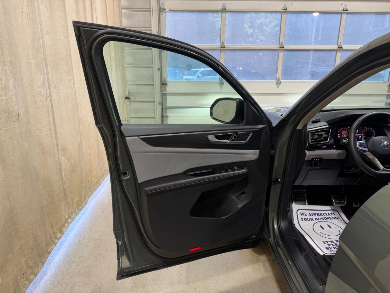 Volkswagen Atlas 2.0T Peak Edition SEL 4MOTION 2024