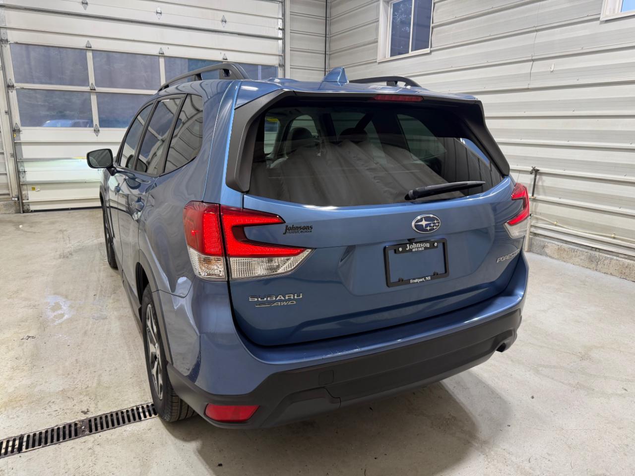 Subaru Forester Premium CVT 2023