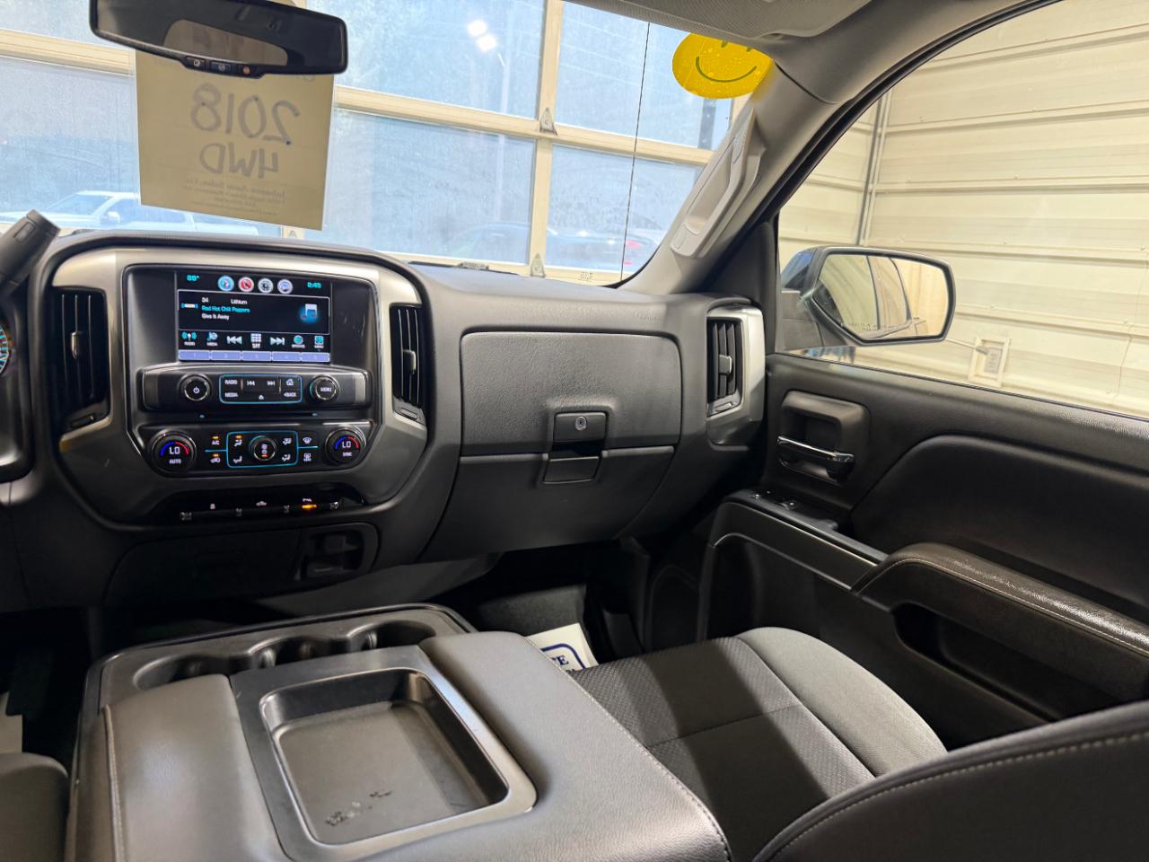 Chevrolet Silverado 1500 4WD Crew Cab 143.5" LT w/1LT 2018