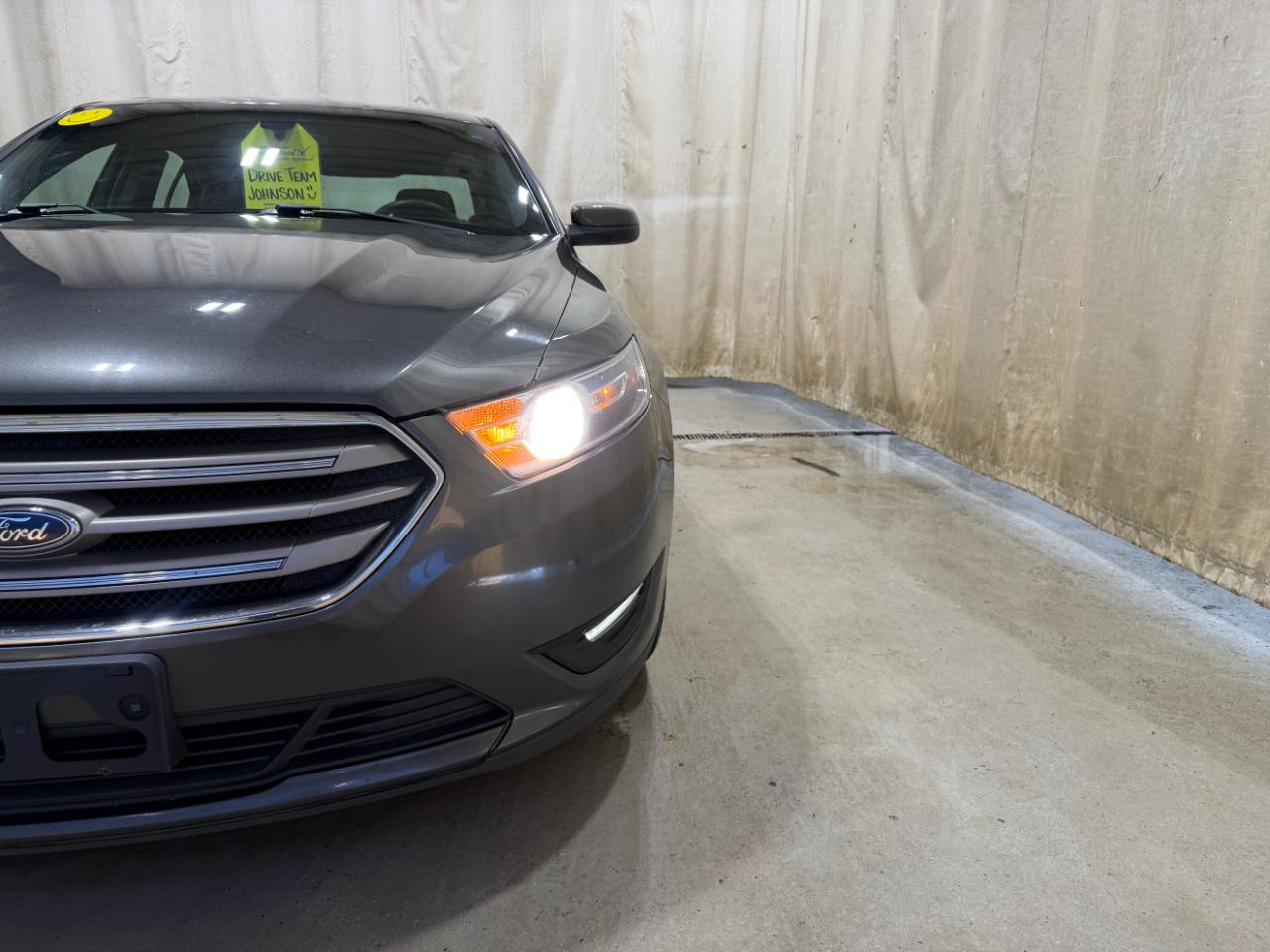 Ford Taurus SEL FWD 2018