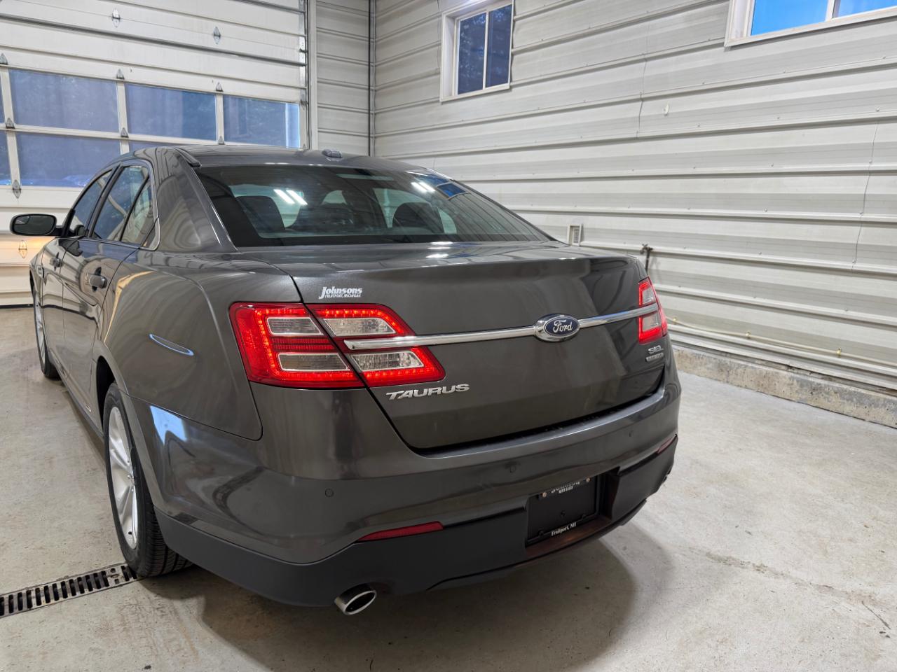 Ford Taurus SEL FWD 2018