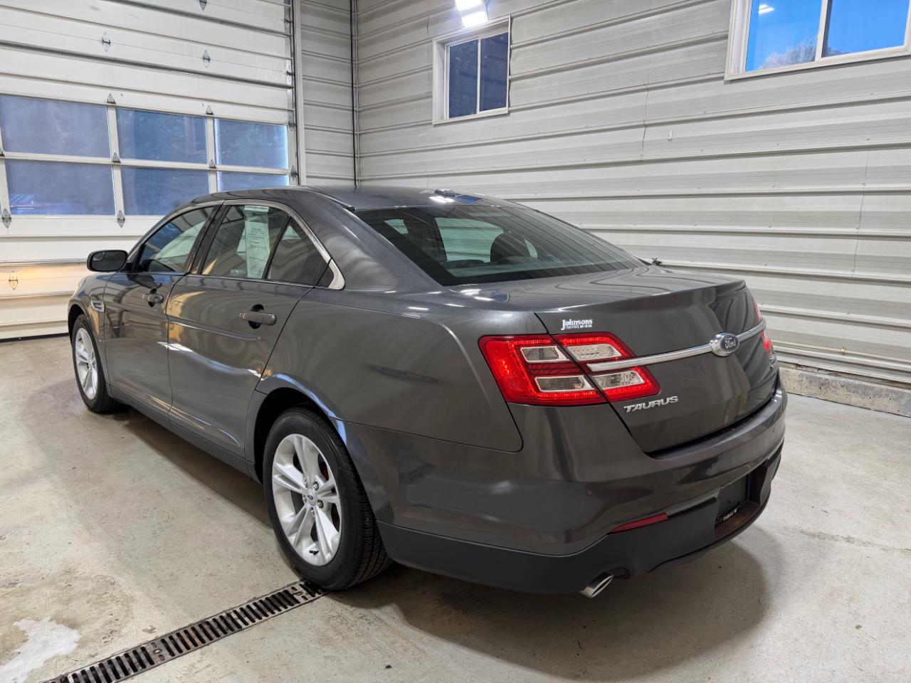 Ford Taurus SEL FWD 2018