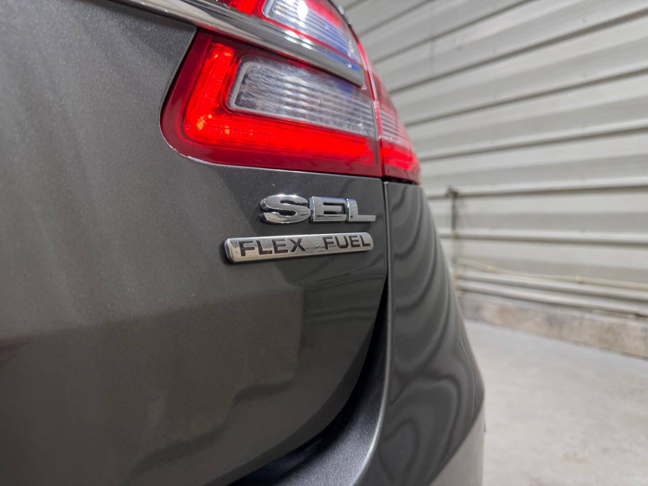 Ford Taurus SEL FWD 2018