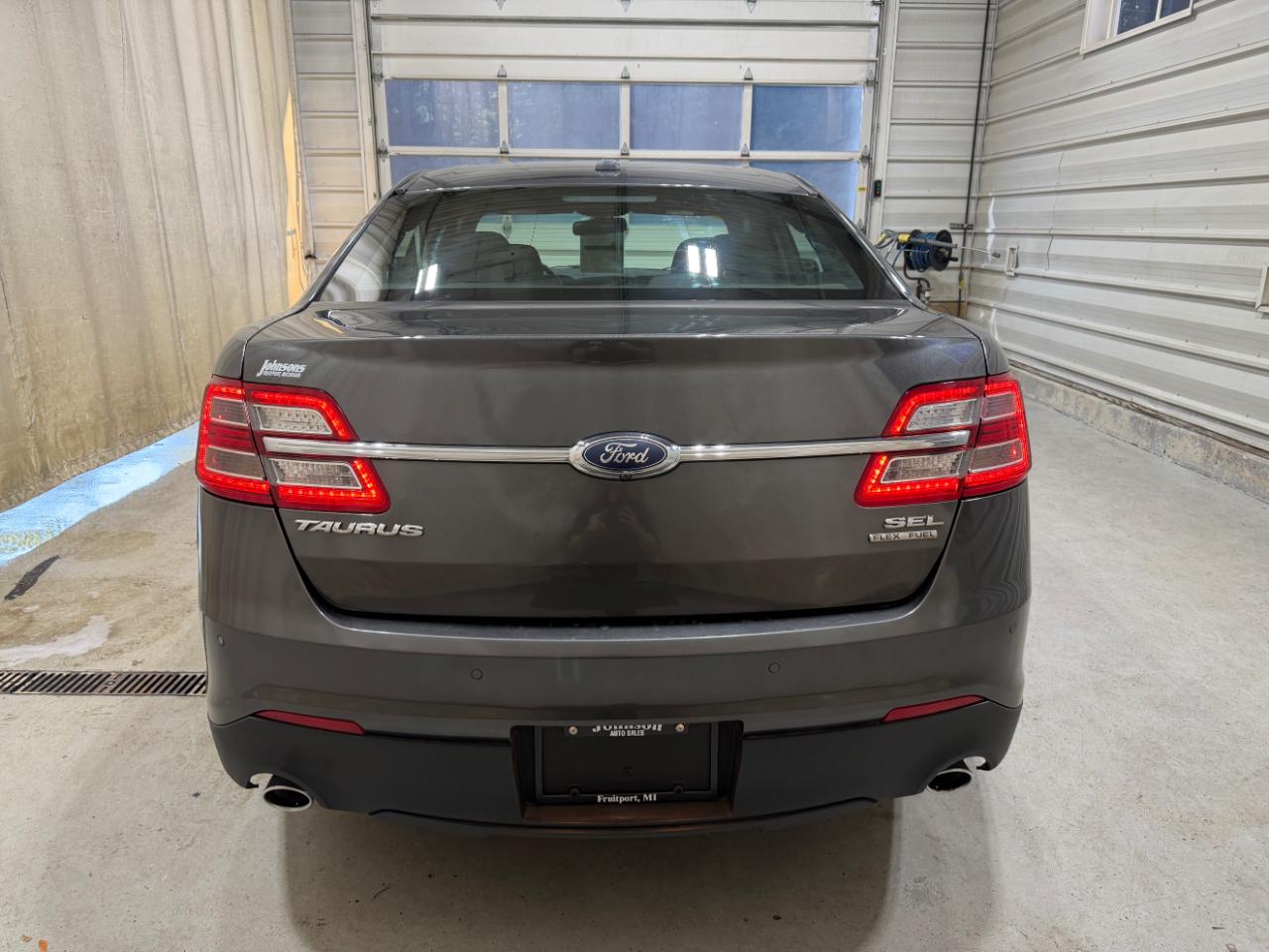 Ford Taurus SEL FWD 2018