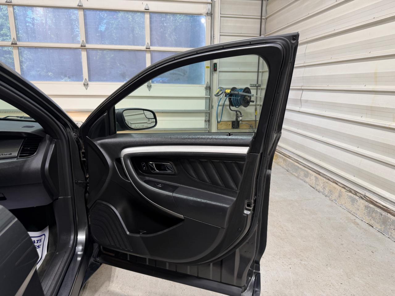 Ford Taurus SEL FWD 2018